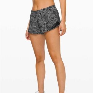 Lululemon hotty hot shorts 2.5